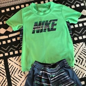 Nike toddler boys tee shirt/shorts set, 3T
